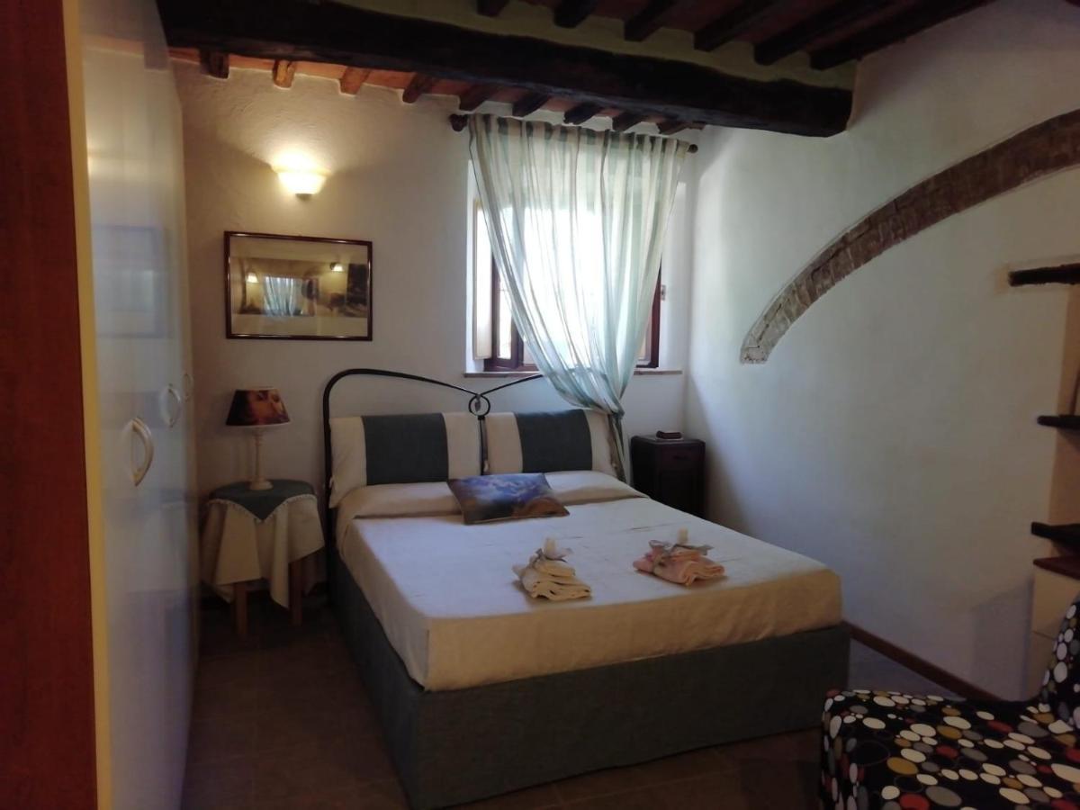 Appartamento Crete Senesi Кастелнуово Берарденга Екстериор снимка