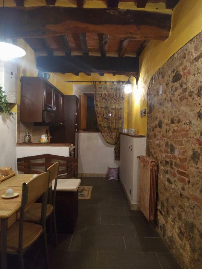 Appartamento Crete Senesi Кастелнуово Берарденга Екстериор снимка
